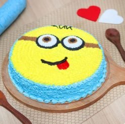 Exquisite Minion Cake