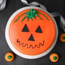 Scrumptious-Jack-O-Lantern-Cake-1