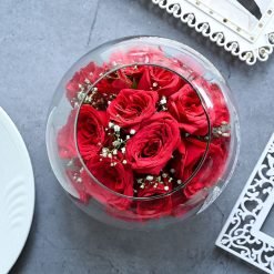 Red Roses In a Glass Vase1